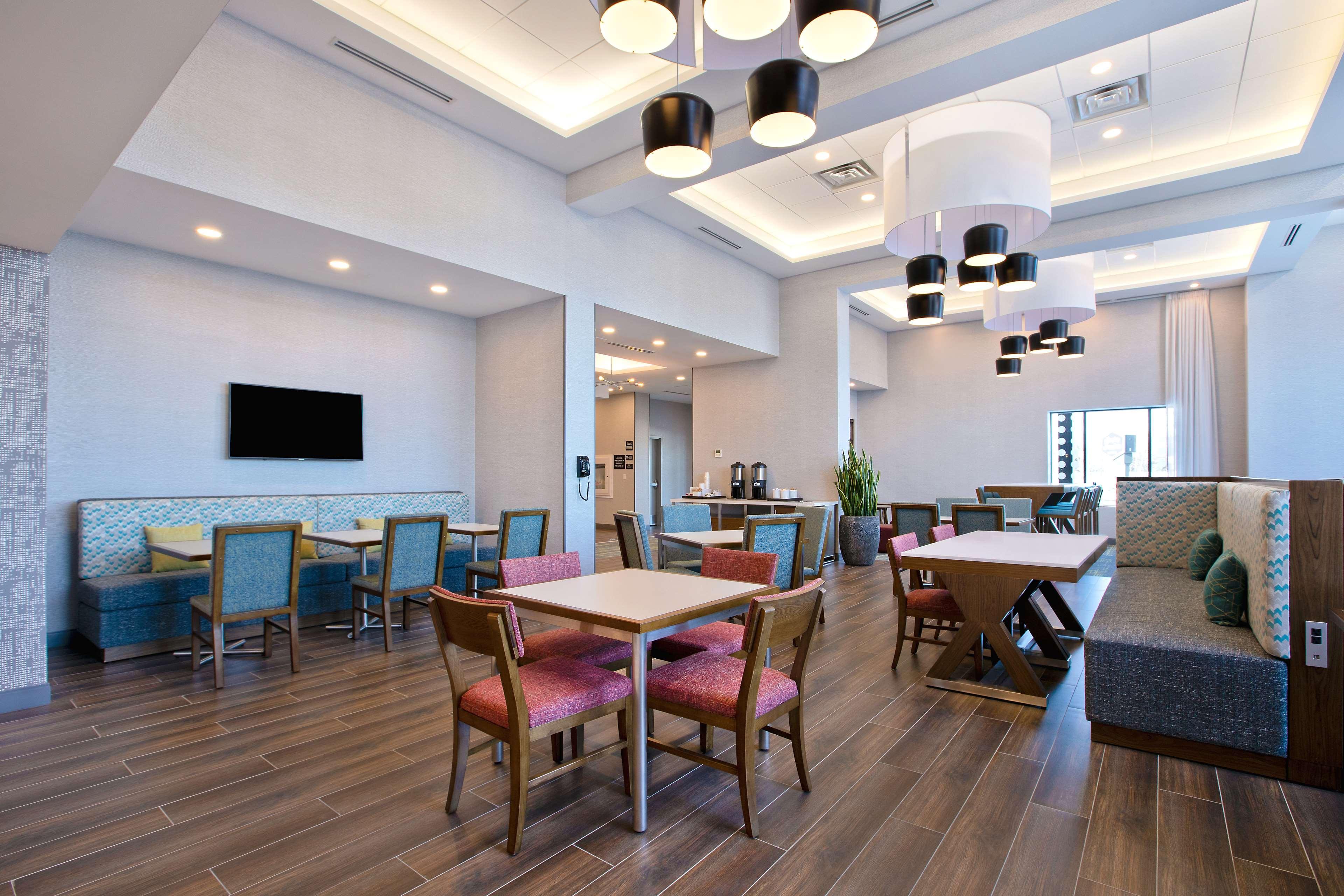 Hampton Inn & Suites Ottawa West, Ontario, Canada מראה חיצוני תמונה