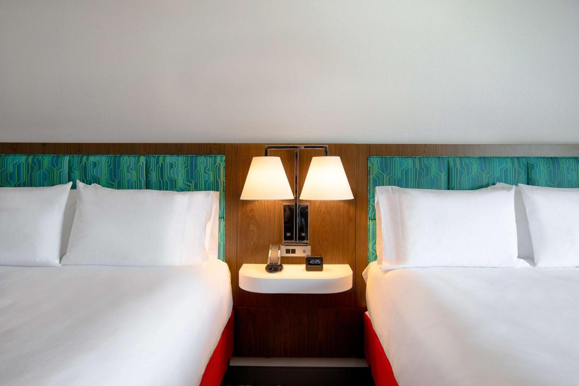 Hampton Inn & Suites Ottawa West, Ontario, Canada מראה חיצוני תמונה