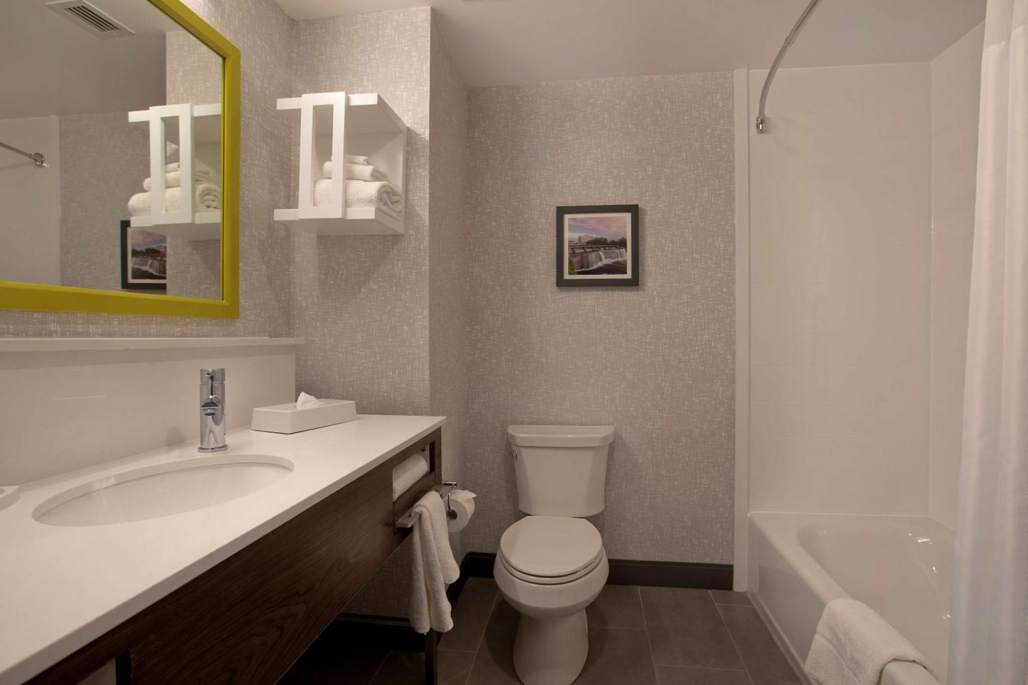 Hampton Inn & Suites Ottawa West, Ontario, Canada מראה חיצוני תמונה