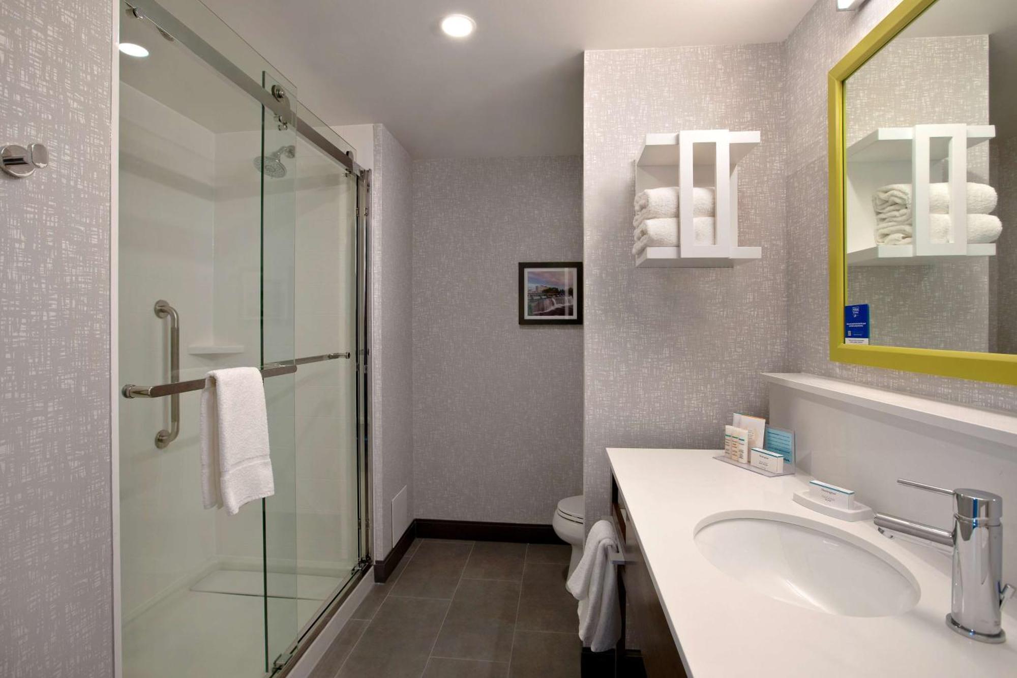 Hampton Inn & Suites Ottawa West, Ontario, Canada מראה חיצוני תמונה